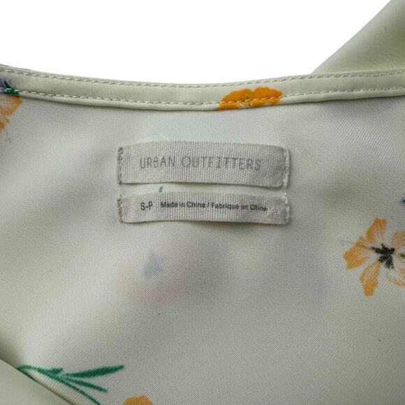 Urban Outfitters Kelly Surplice Yellow Floral Midi Dress Woman’s Size Small - Picture 7 of 10